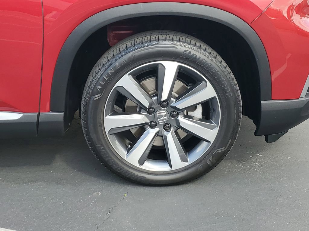 Certified 2025 Honda Pilot Touring image 6