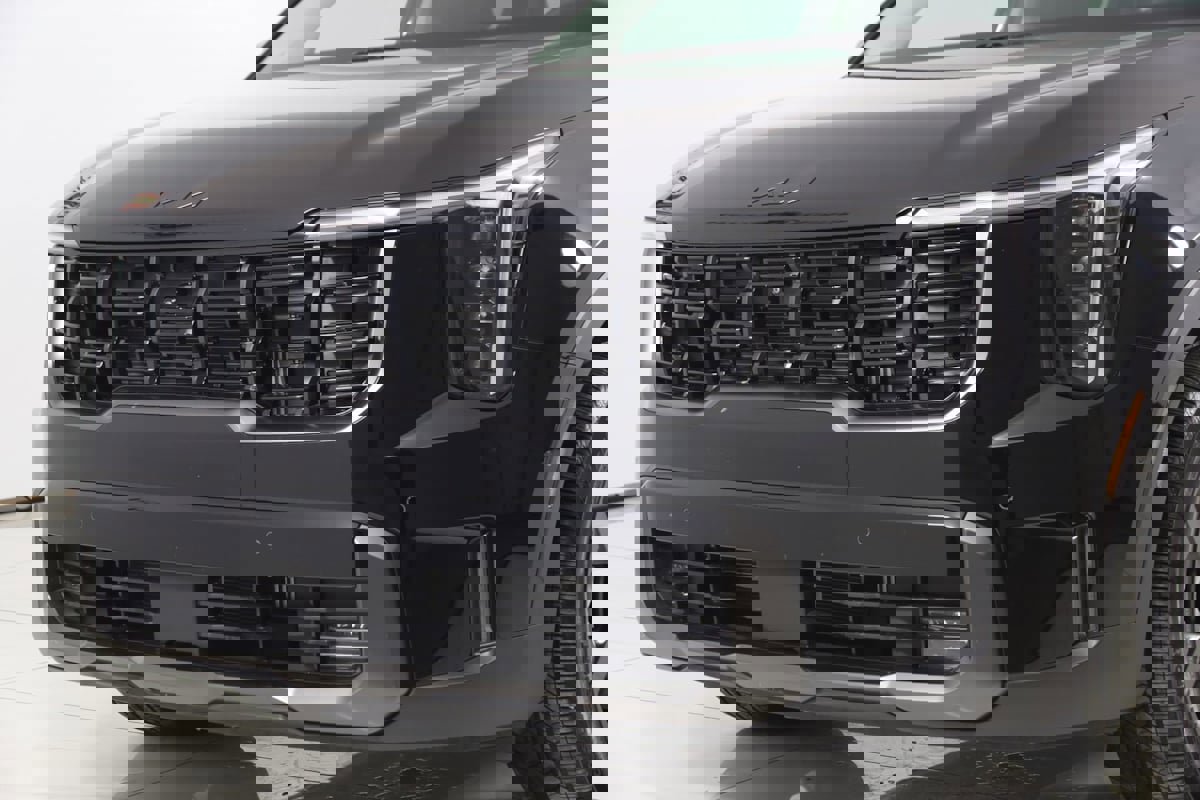 Used 2025 Kia Sorento SX image 54