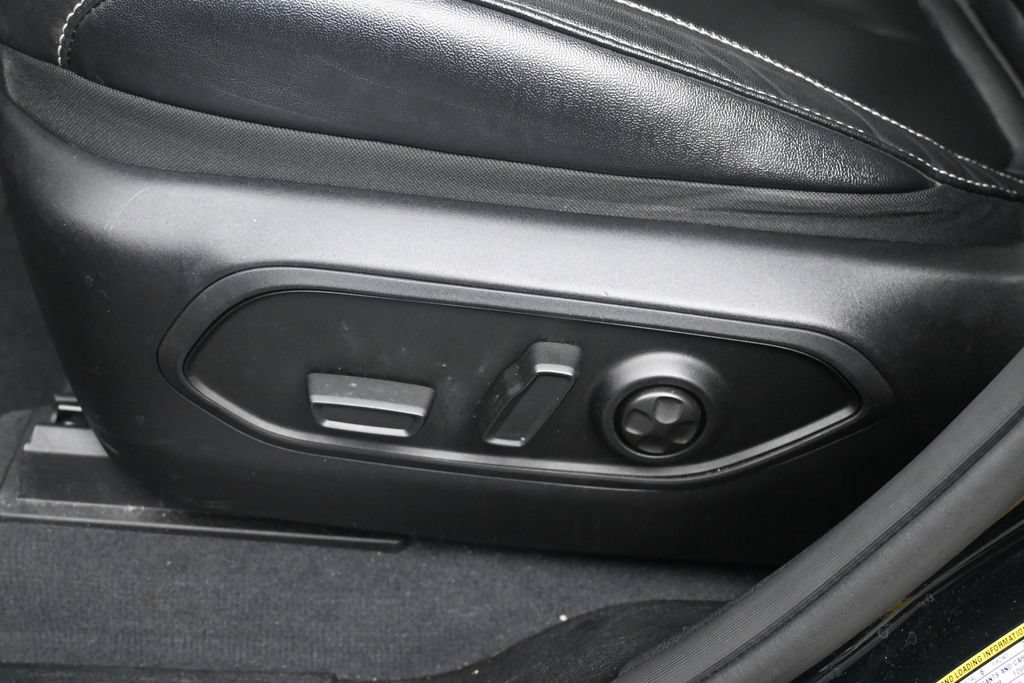 Used 2023 Jeep Grand Cherokee L Limited RWD image 20