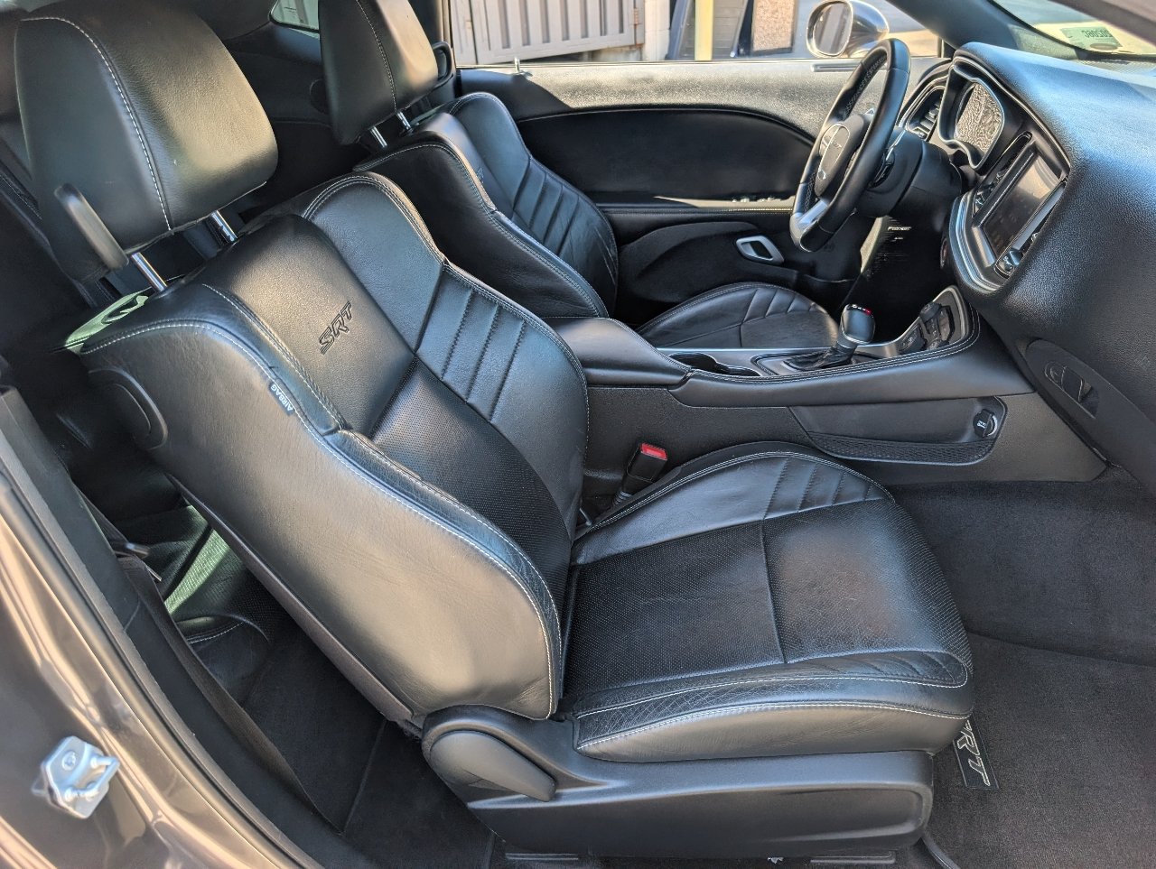 Used 2016 Dodge Challenger SRT w/ Technology Group RWD image 8