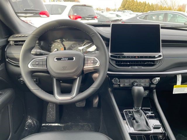 New 2026 Jeep Compass Latitude AWD/4WD image 11