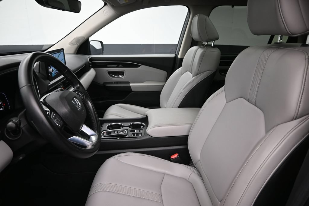 Certified 2024 Honda Pilot Touring image 13