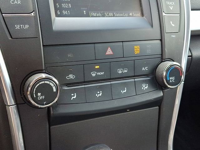 Used 2015 Toyota Camry SE FWD image 18