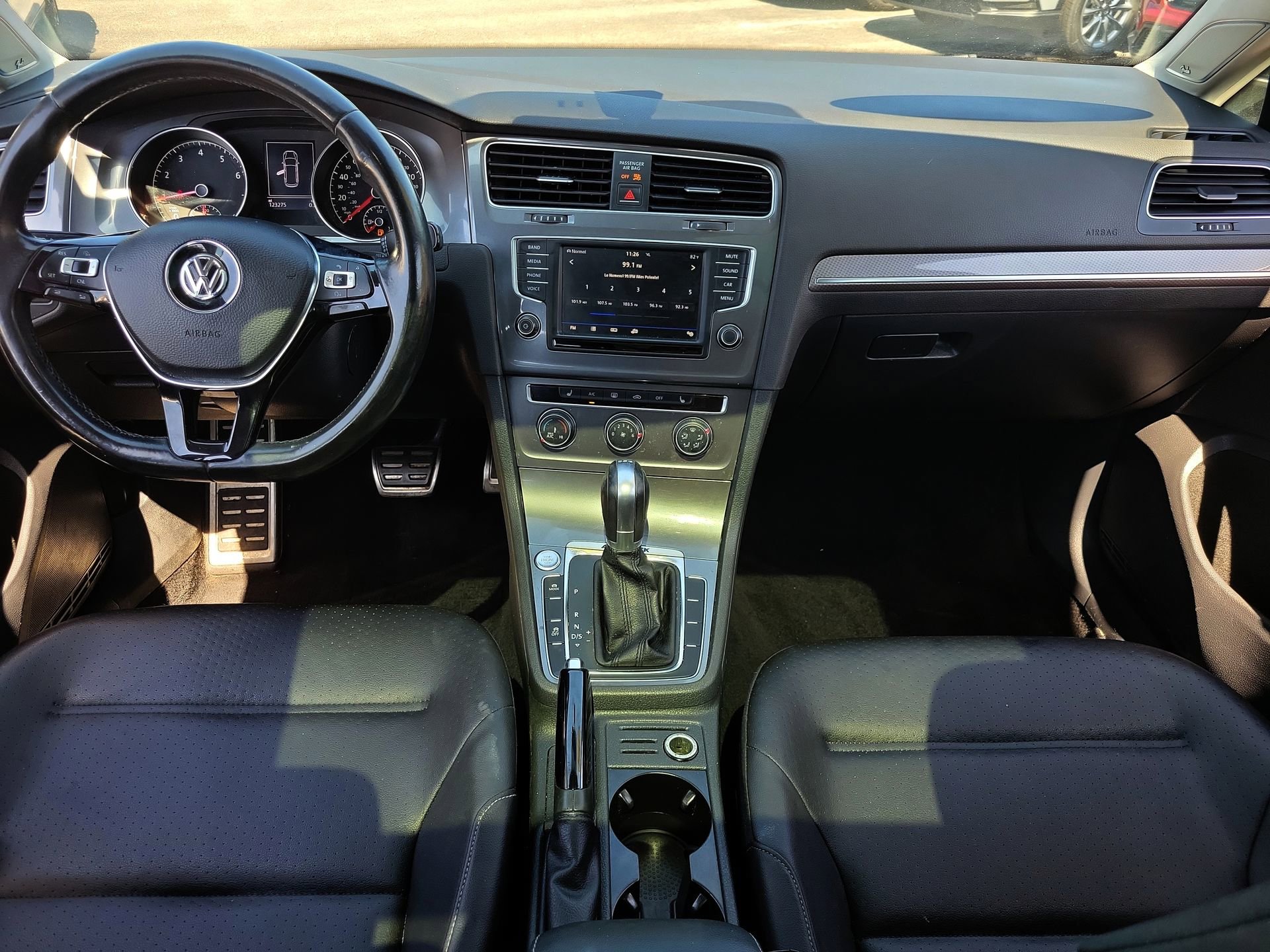 Used 2017 Volkswagen Golf Alltrack SE AWD/4WD image 16