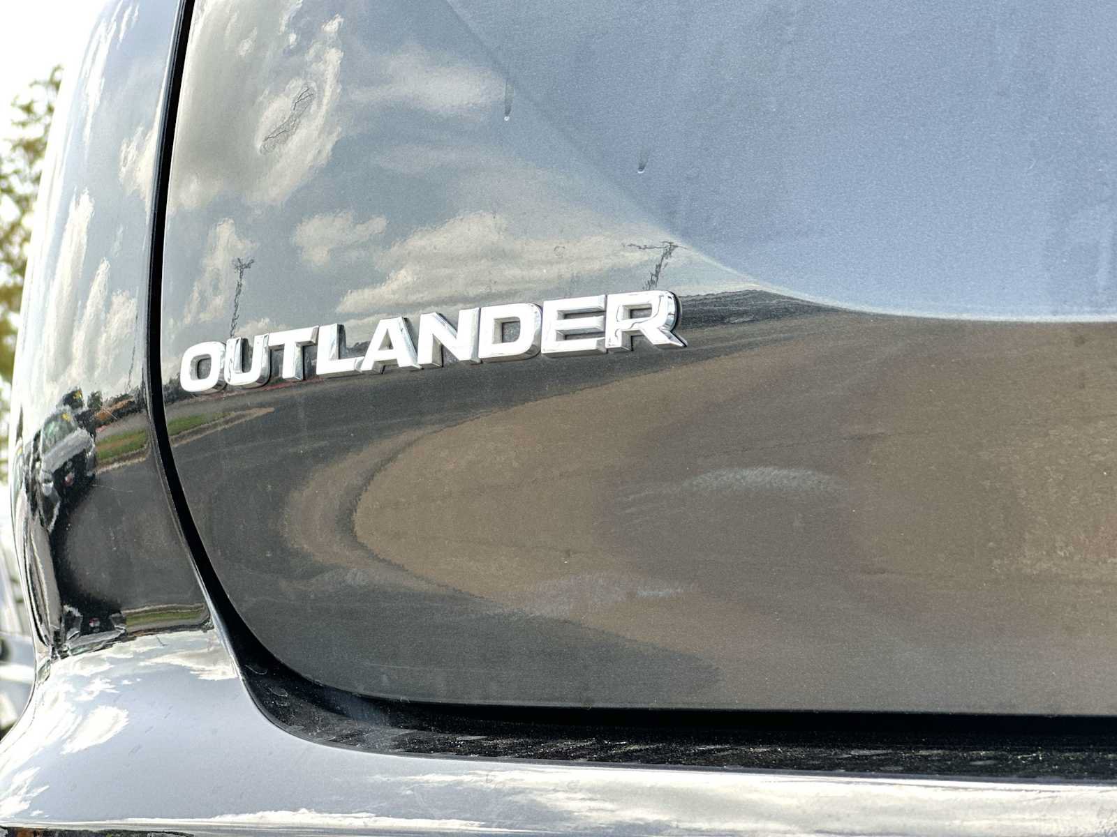 Used 2024 Mitsubishi Outlander SE FWD image 15
