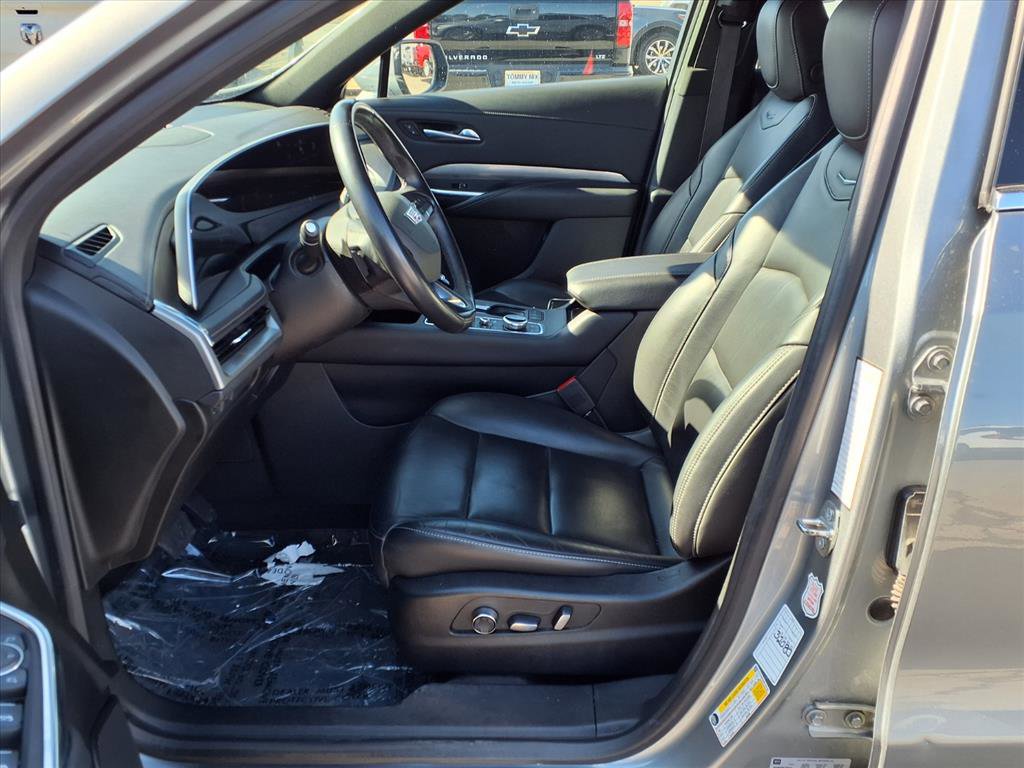 Used 2024 Cadillac XT4 Premium Luxury image 15