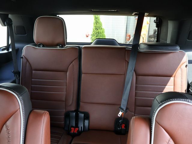 Used 2024 GMC Yukon Denali Ultimate AWD/4WD image 20