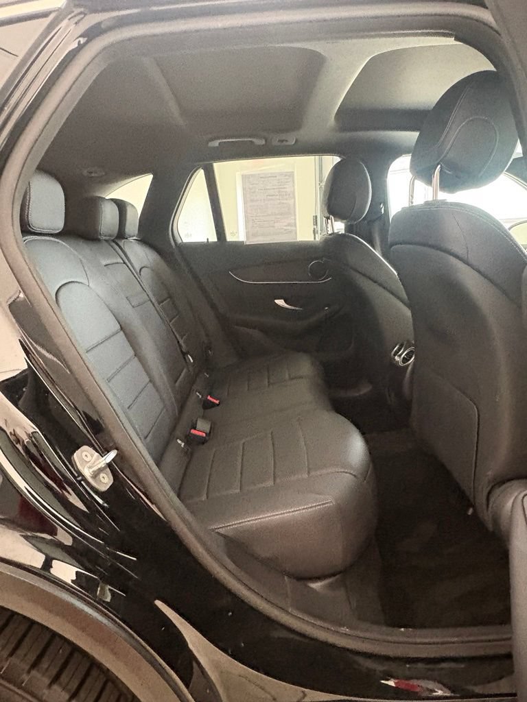 Used 2021 Mercedes-Benz GLC 300 4MATIC image 12