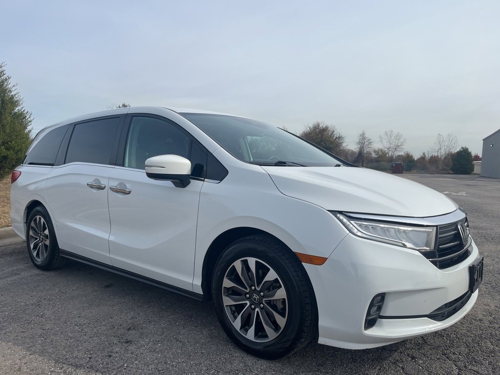 Used 2023 Honda Odyssey EX-L image 3