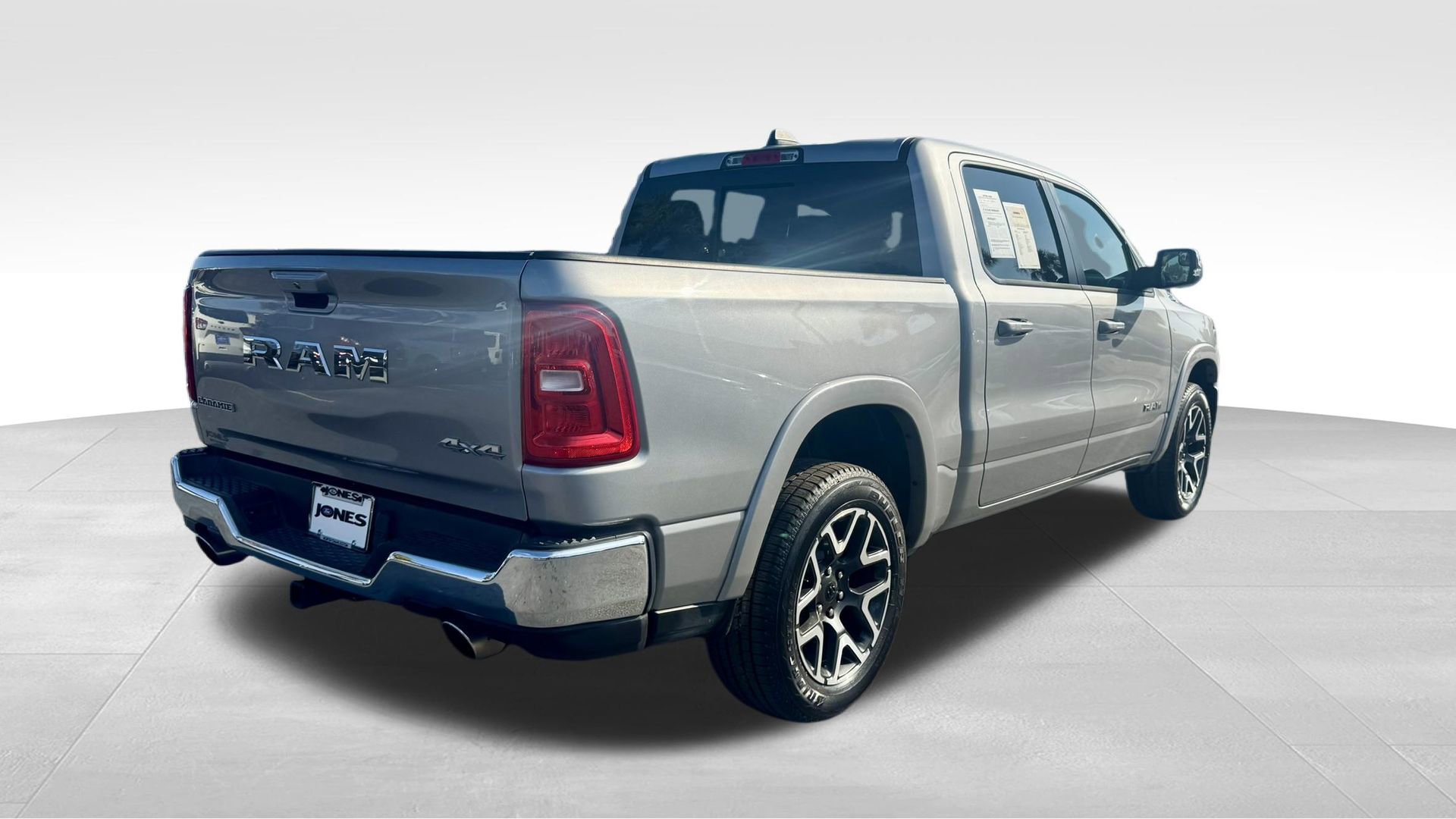 Used 2025 RAM 1500 Laramie image 13