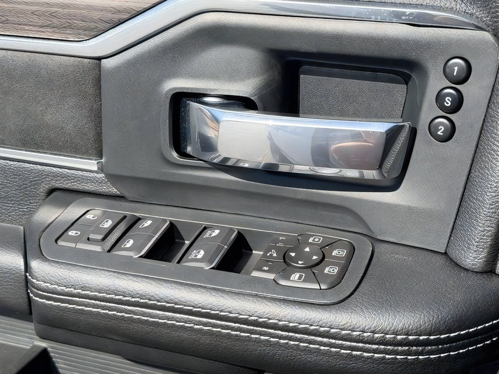 New 2026 RAM 2500 Laramie w/ Night Edition AWD/4WD image 16