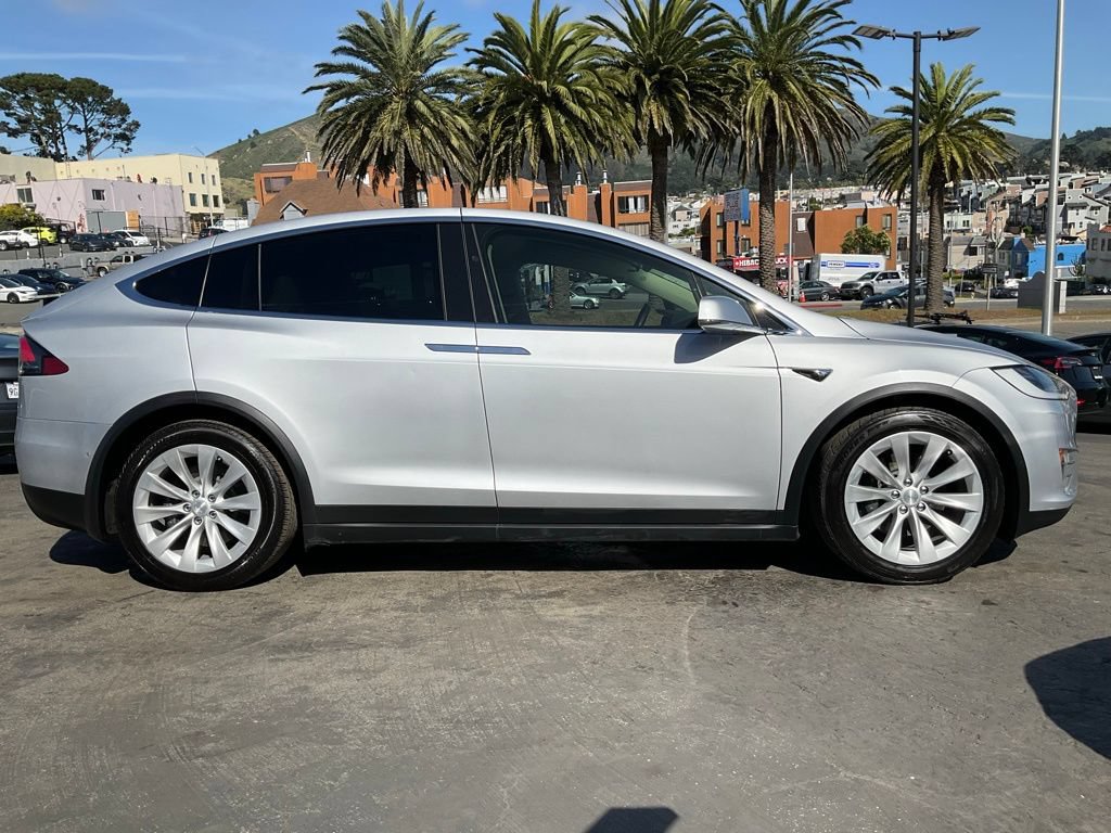 Used 2016 Tesla Model X 75D AWD/4WD image 3
