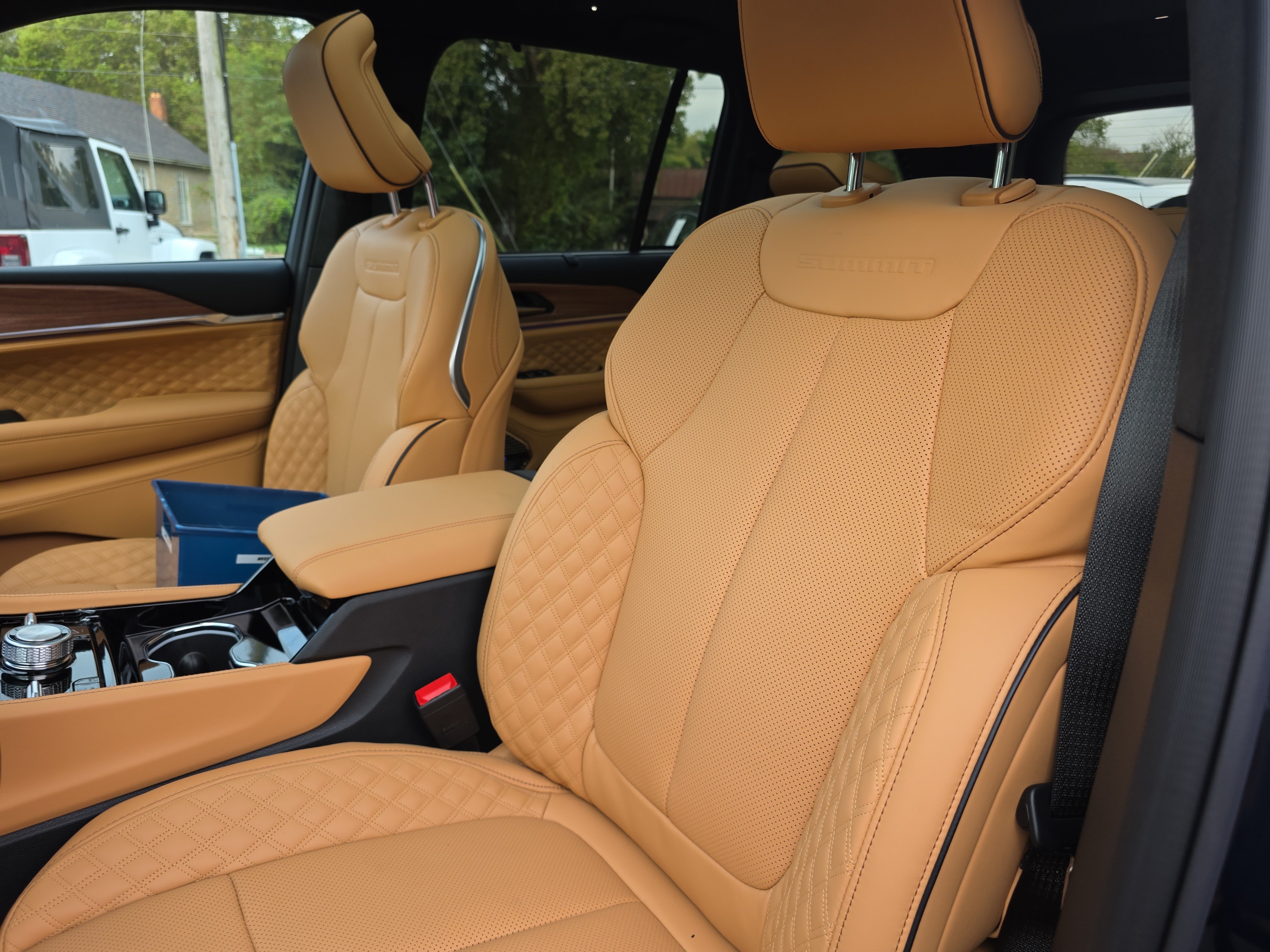 New 2027 Jeep Grand Cherokee Summit AWD/4WD image 4