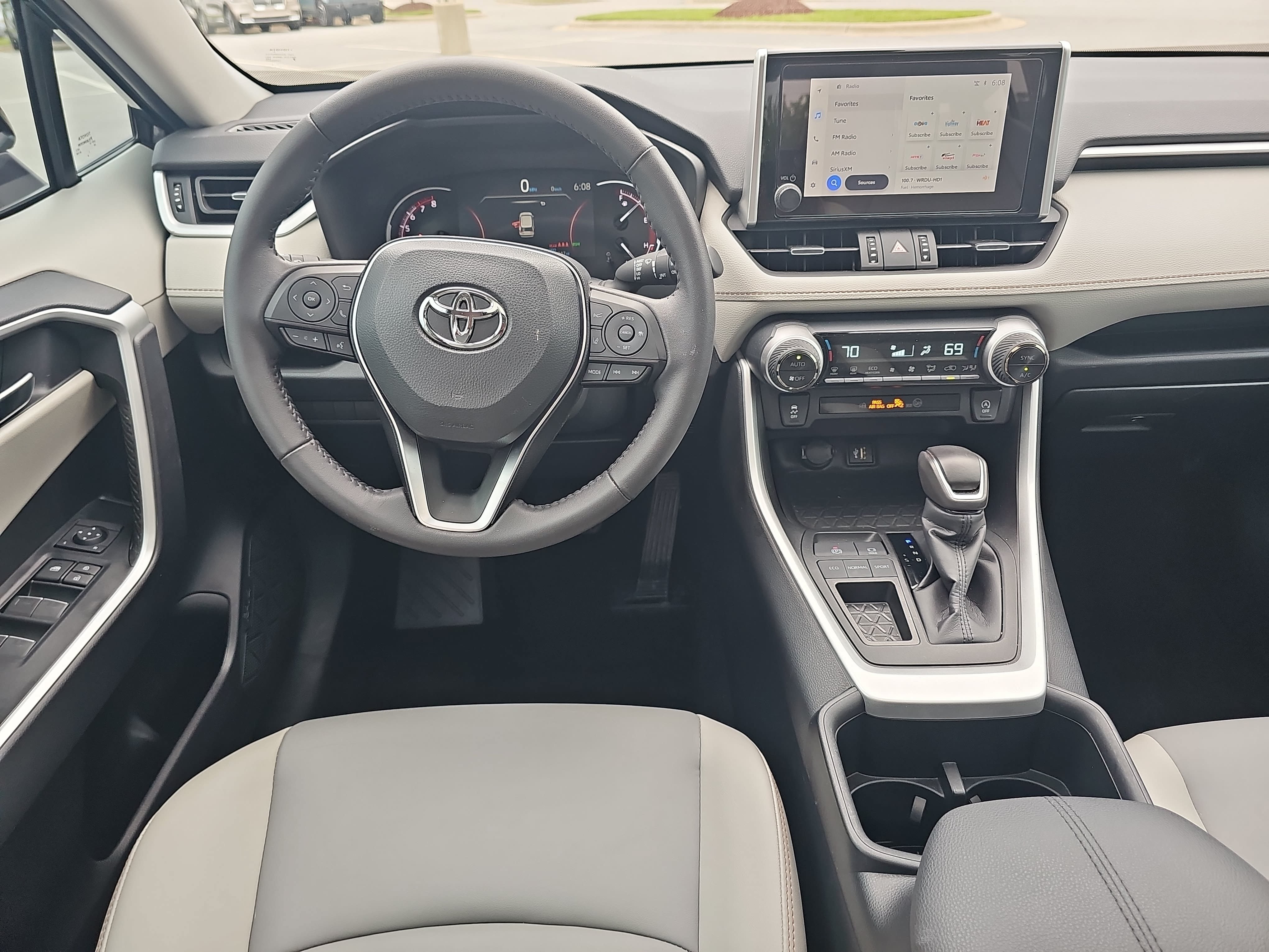 Used 2024 Toyota RAV4 XLE Premium FWD image 16
