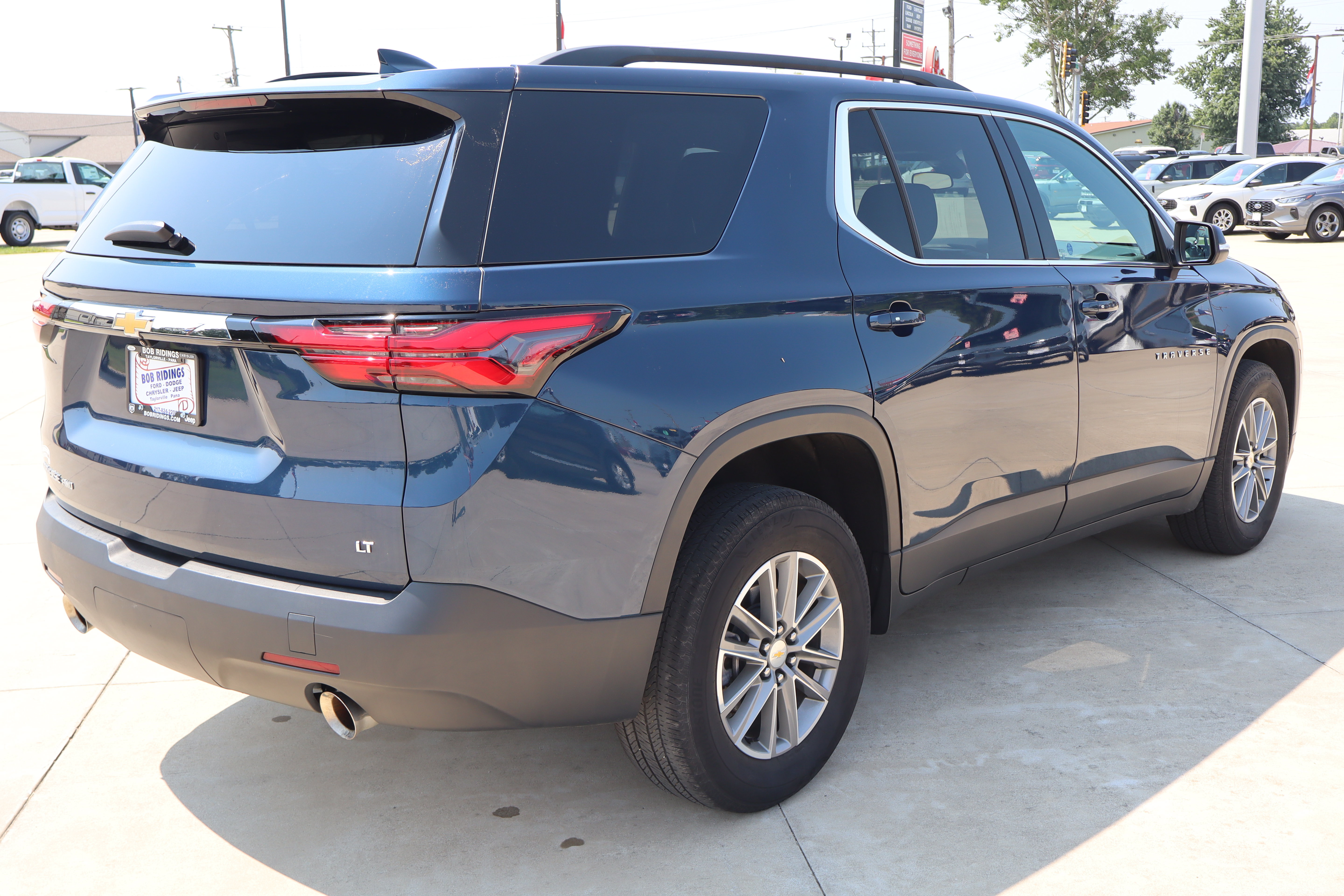 Used 2023 Chevrolet Traverse LT w/ LPO, Floor Liner Package AWD/4WD image 5