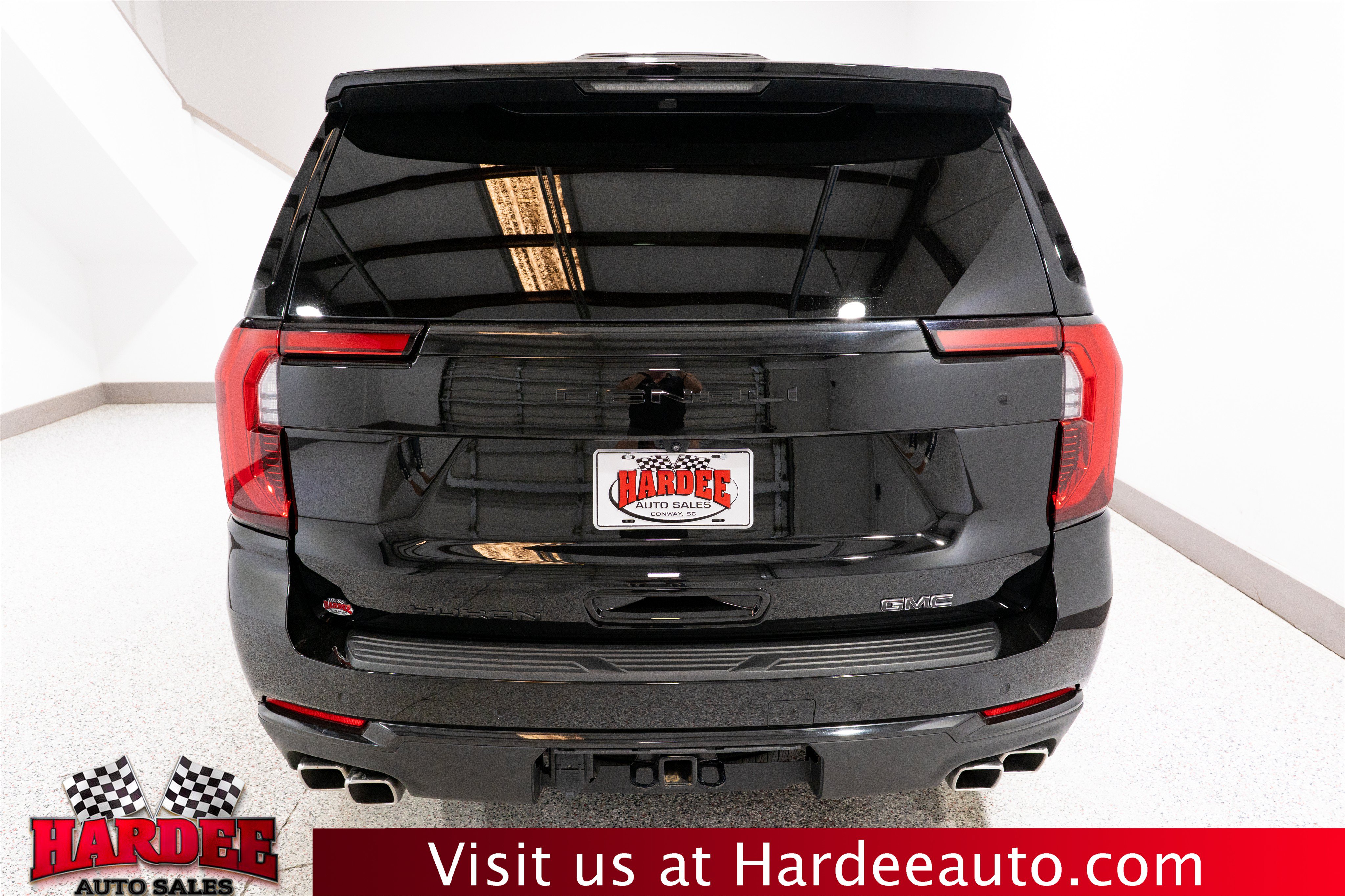 Used 2025 GMC Yukon Elevation AWD/4WD image 4