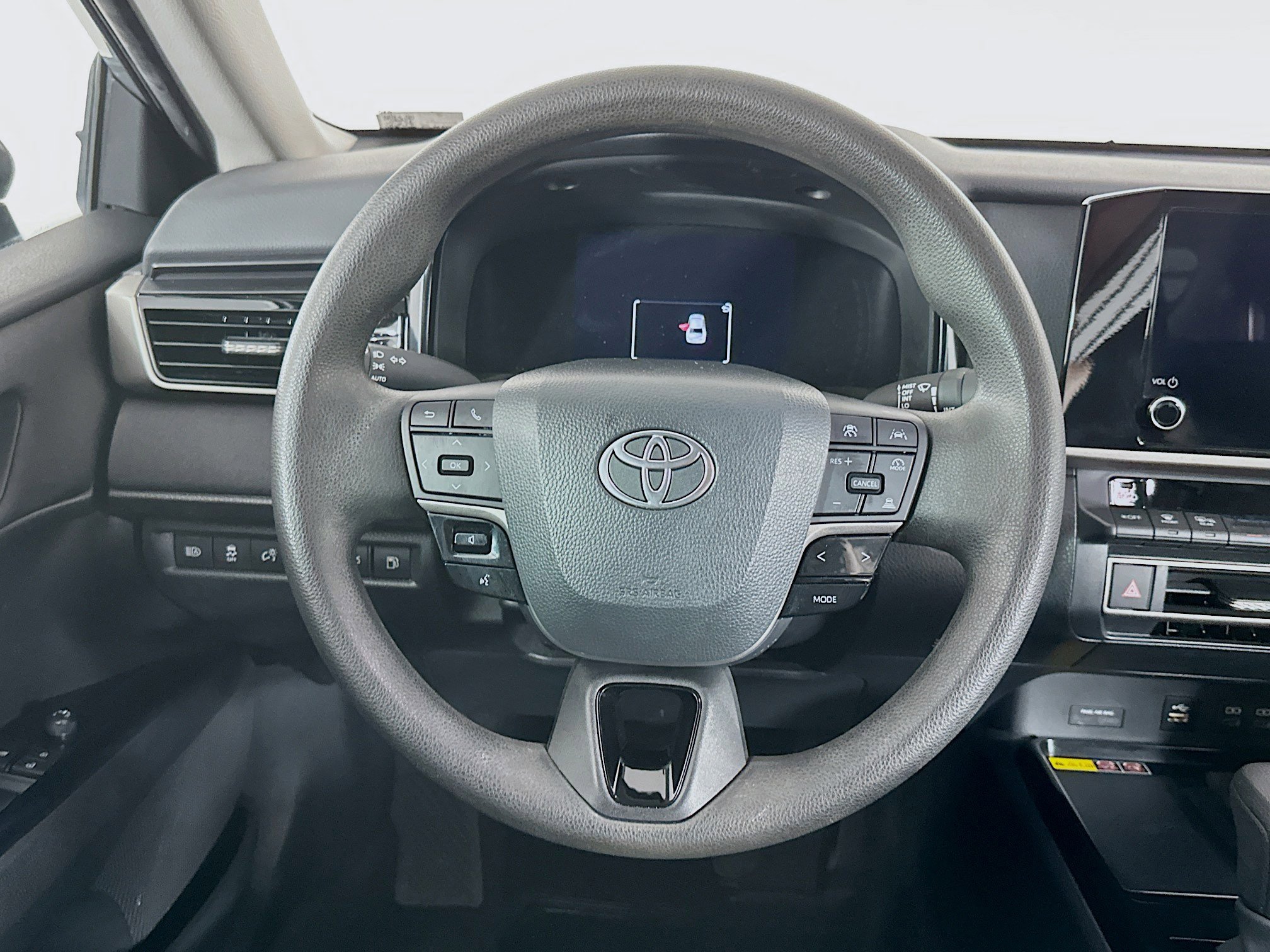 Used 2025 Toyota Camry LE image 18