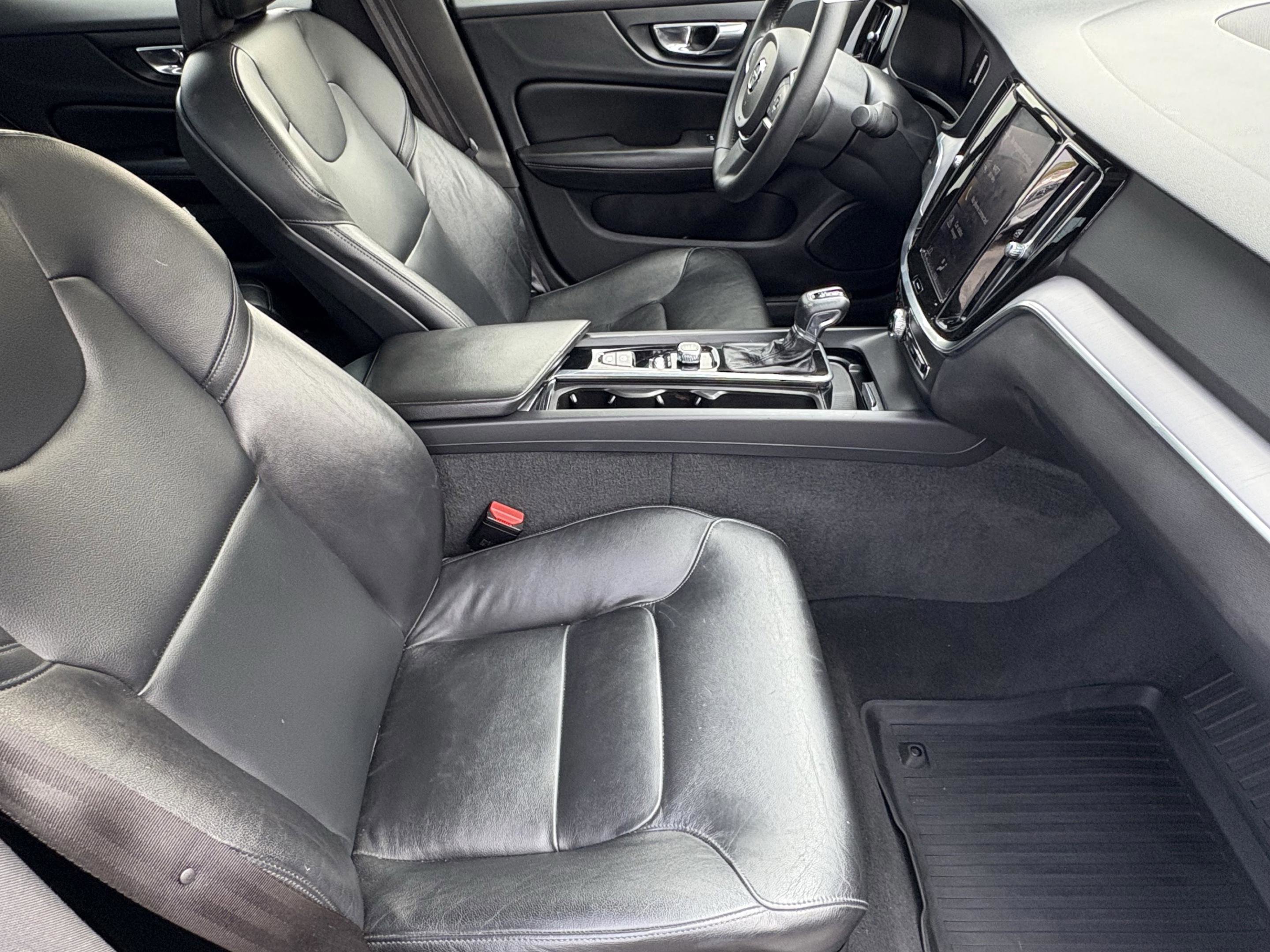 Used 2019 Volvo S60 T5 Momentum w/ Premium Package FWD image 33