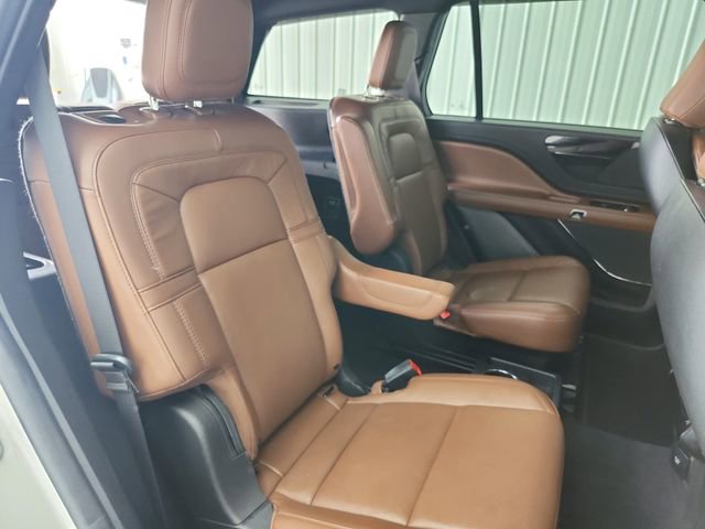 Used 2022 Lincoln Aviator Reserve w/ Equipment Group 201A image 44