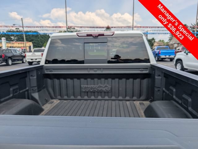 Used 2022 Chevrolet Silverado 1500 High Country w/ Technology Package AWD/4WD image 10