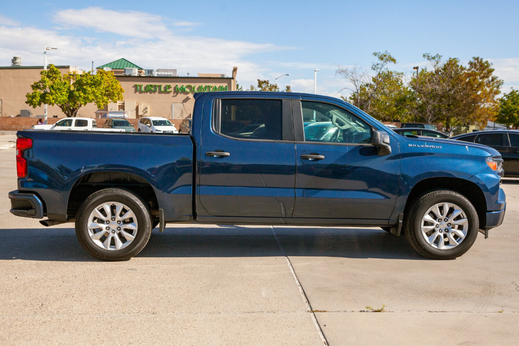 Used 2022 Chevrolet Silverado 1500 Custom AWD/4WD image 4