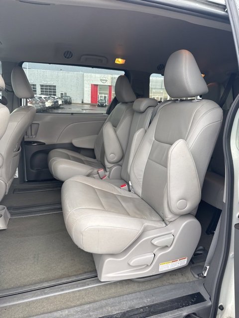 Used 2017 Toyota Sienna XLE w/ XLE Navigation Package image 10