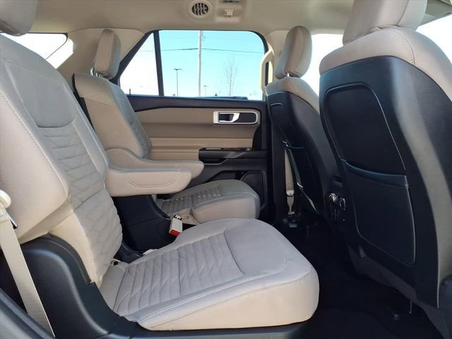 Used 2020 Ford Explorer XLT image 12