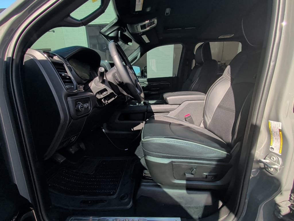 Used 2025 RAM 3500 Limited AWD/4WD image 10