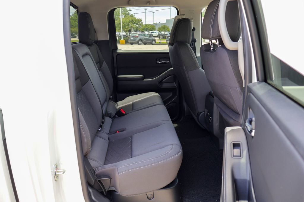 Certified 2025 Nissan Frontier SV w/ SV Convenience Package RWD image 10