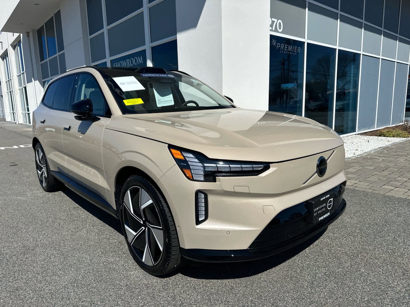 Certified 2025 Volvo EX90 Ultra w/ Protection Package Premier image 4