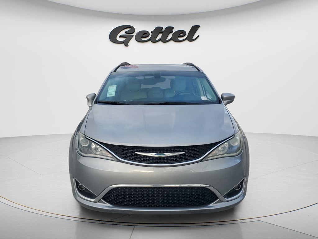 Used 2017 Chrysler Pacifica Touring-L w/ Tire & Wheel Group image 8