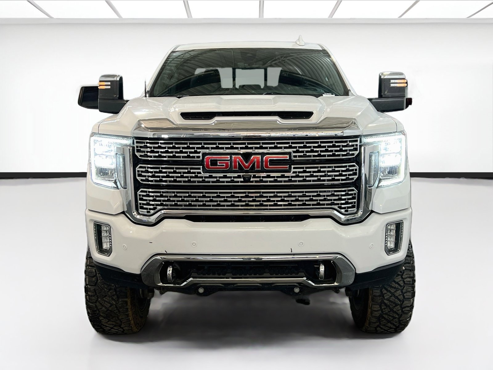 Used 2023 GMC Sierra 2500 Denali w/ Denali Ultimate Package AWD/4WD image 2