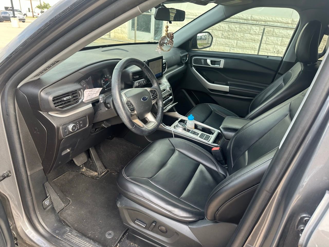 Used 2021 Ford Explorer XLT w/ Equipment Group 202A image 5