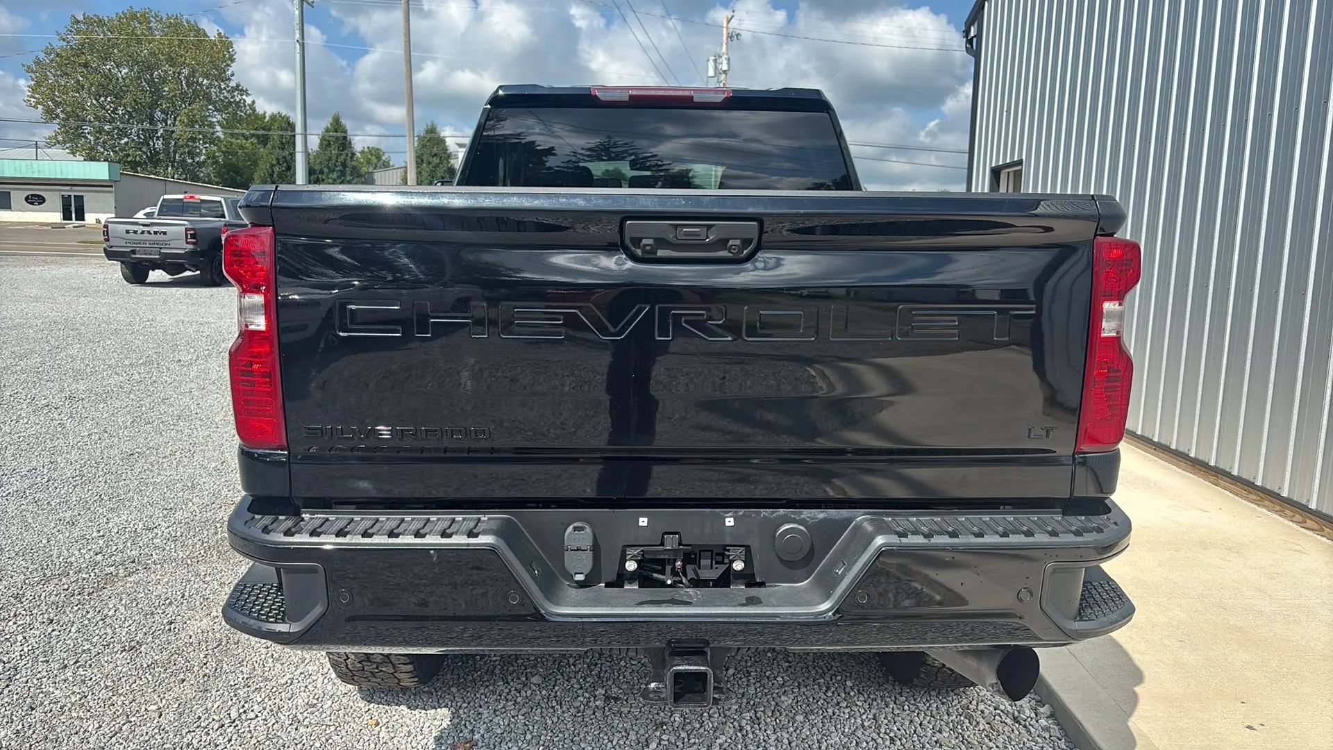 Used 2022 Chevrolet Silverado 2500 LT w/ Midnight Edition AWD/4WD image 4