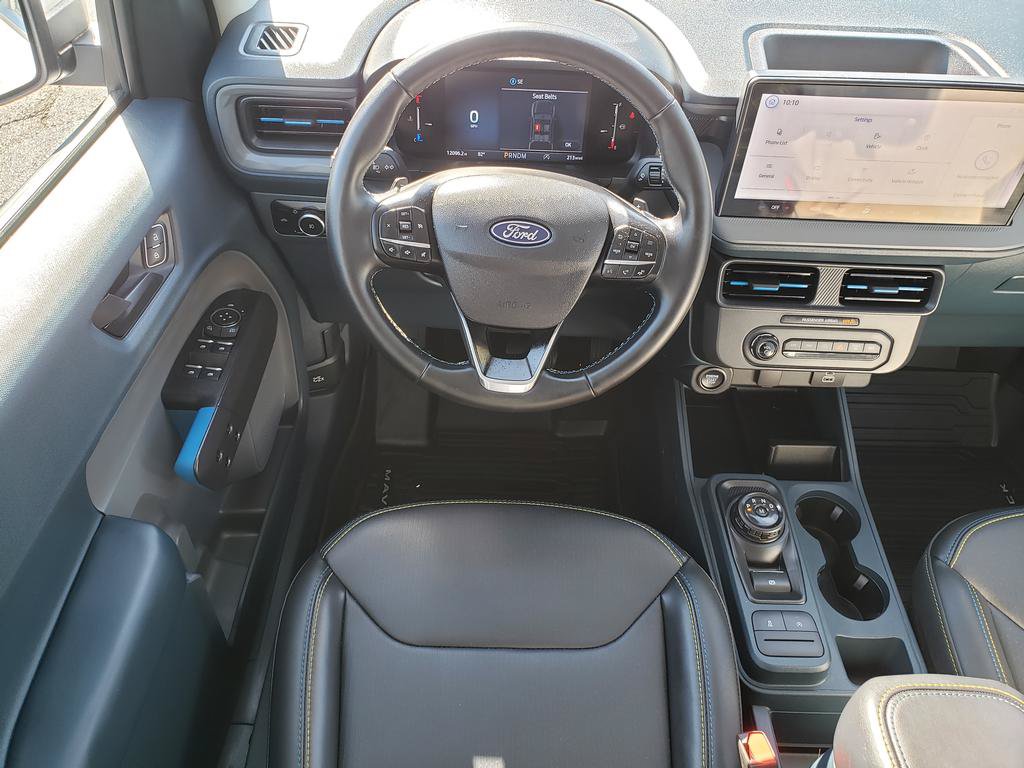 Used 2025 Ford Maverick Lobo AWD/4WD image 16