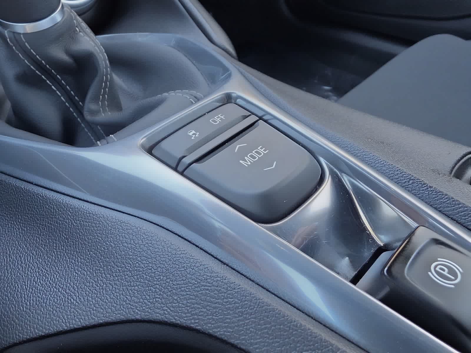 Used 2018 Chevrolet Camaro SS RWD image 25