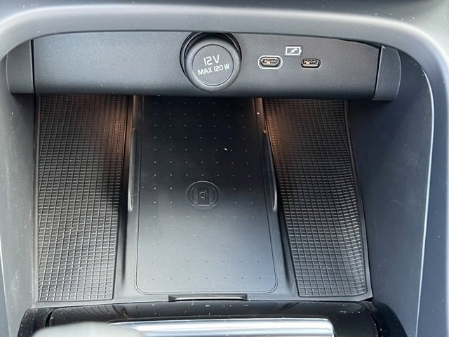 New 2024 Volvo XC40 Recharge Plus w/ Protection Package Premier image 28