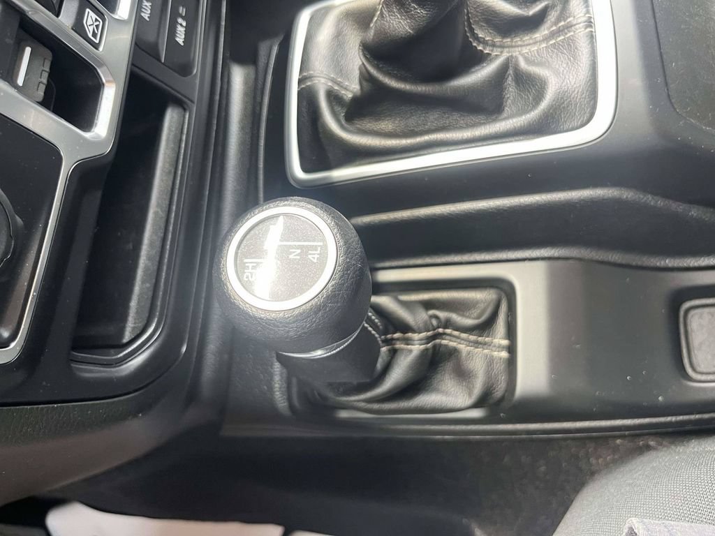 Used 2019 Jeep Wrangler Unlimited Sahara w/ Cold Weather Group AWD/4WD image 24