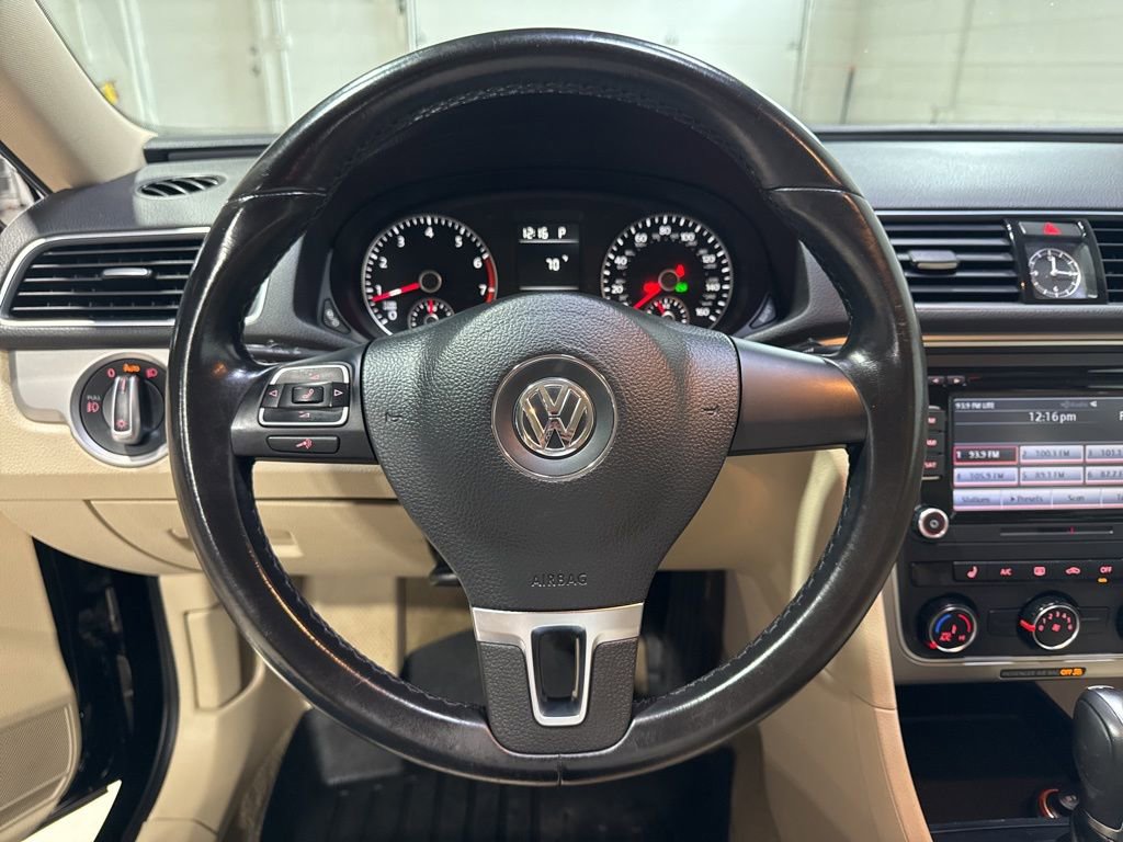 Used 2015 Volkswagen Passat 1.8T Limited Edition FWD image 10