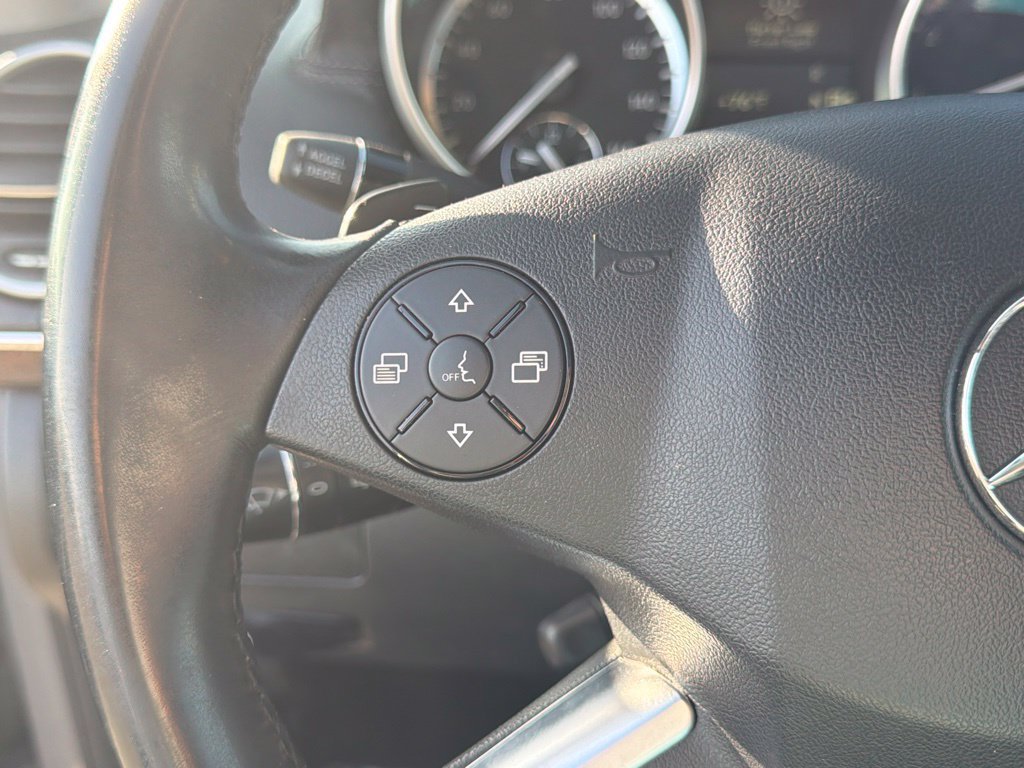 Used 2011 Mercedes-Benz GL 450 4MATIC image 28