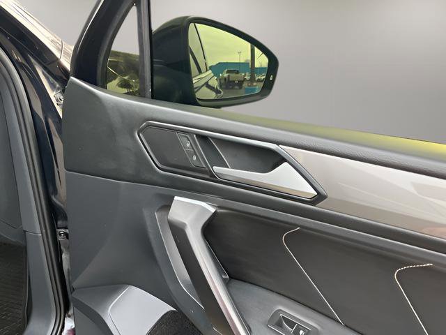 Used 2022 Volkswagen Tiguan SE image 30