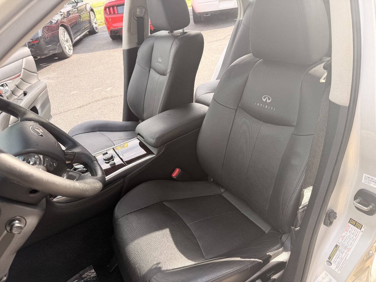 Used 2011 INFINITI M37 x w/ Premium Pkg AWD/4WD image 11