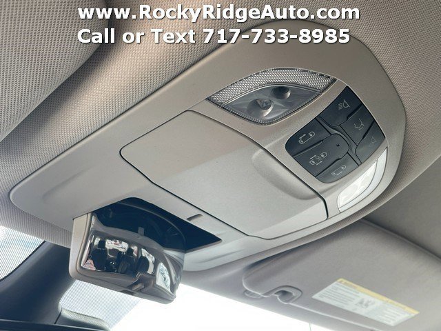 Used 2023 Chrysler Voyager LX image 13