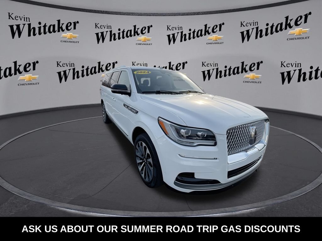 Used 2024 Lincoln Navigator L Reserve AWD/4WD image 2