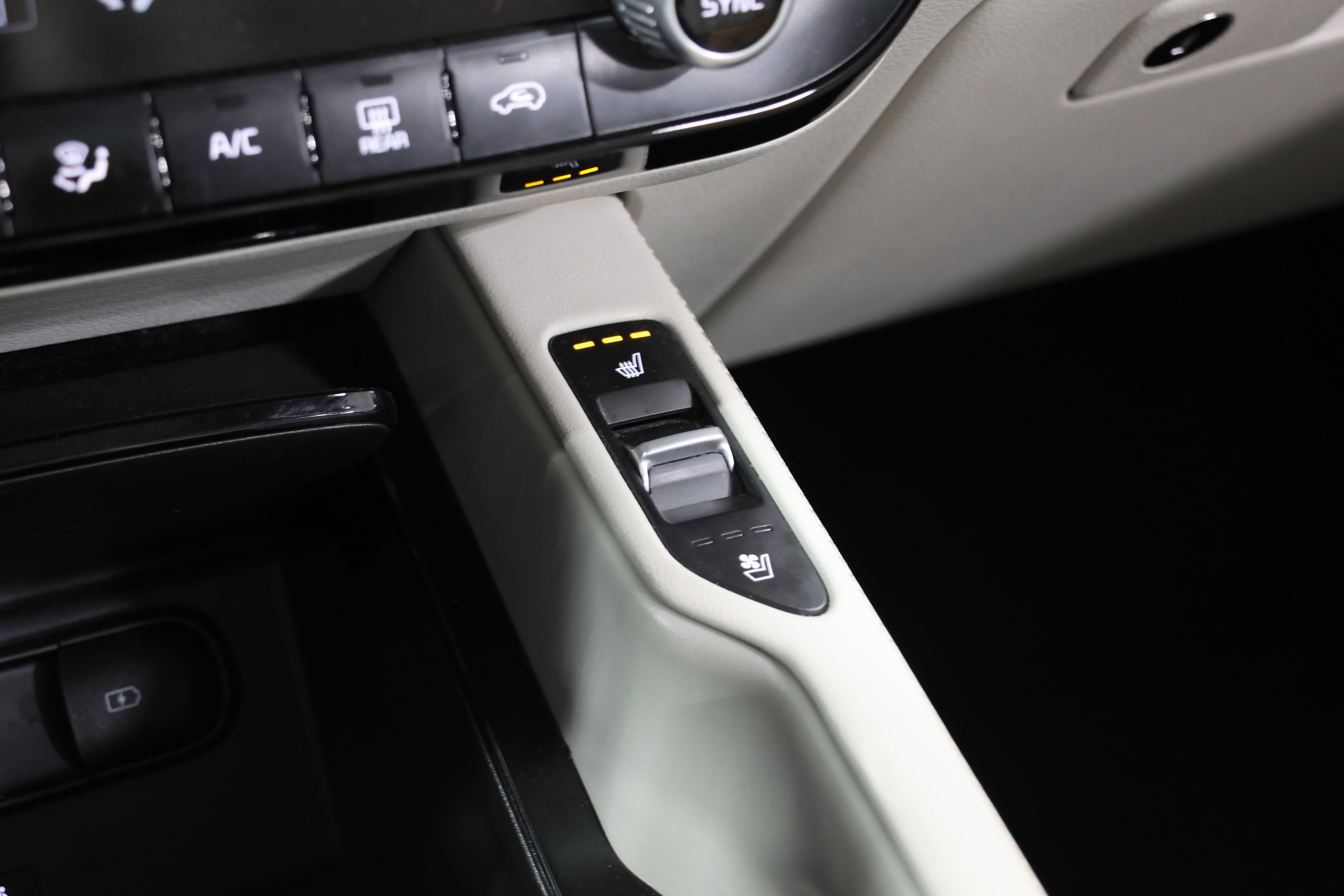 Used 2022 Kia Telluride SX image 28