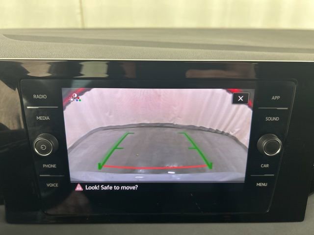 Used 2025 Volkswagen Jetta SE w/ Sunroof Package image 18