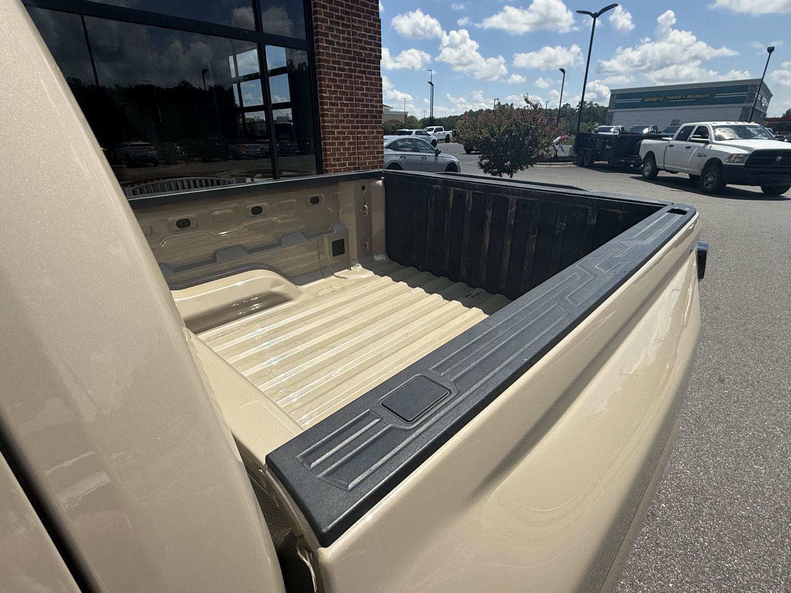 Used 2024 Chevrolet Colorado W/T RWD image 22