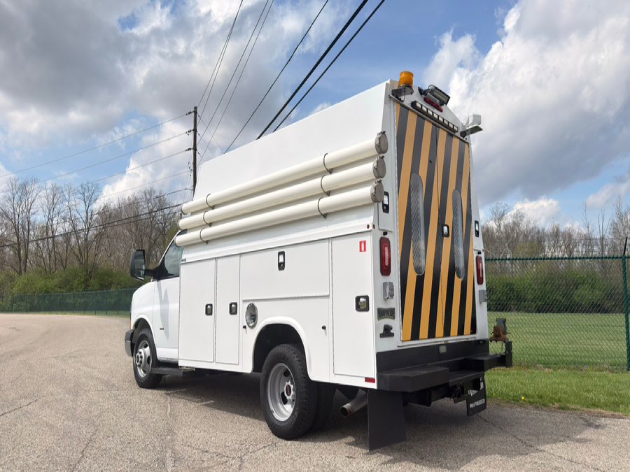 Used 2018 GMC Savana 3500 w/ Power Convenience Package image 3