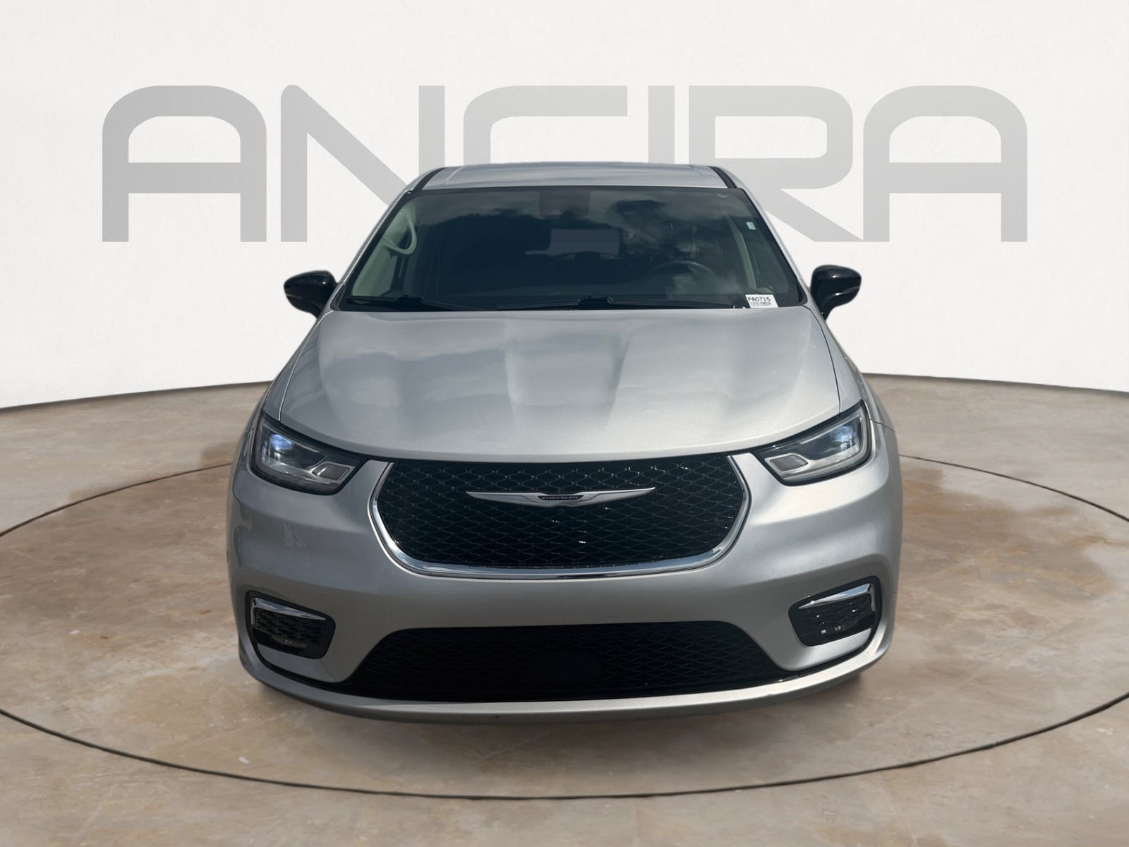 Used 2024 Chrysler Pacifica Touring-L FWD image 5