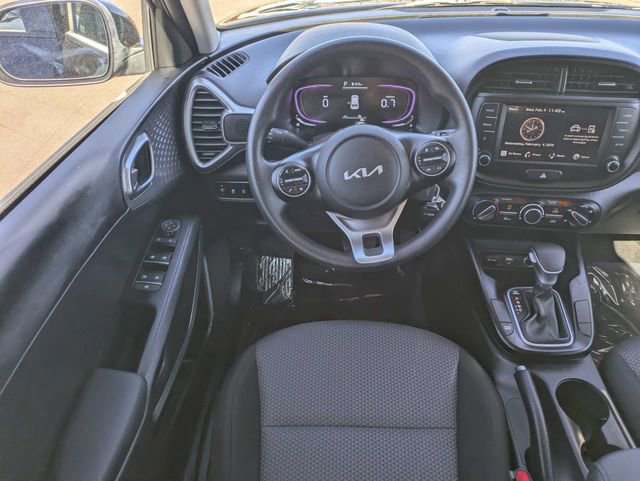 Used 2025 Kia Soul LX image 15